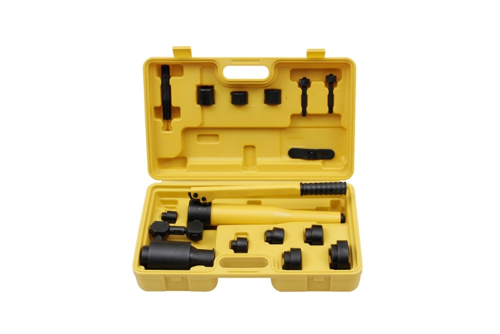 Hydraulický děrovač plechu