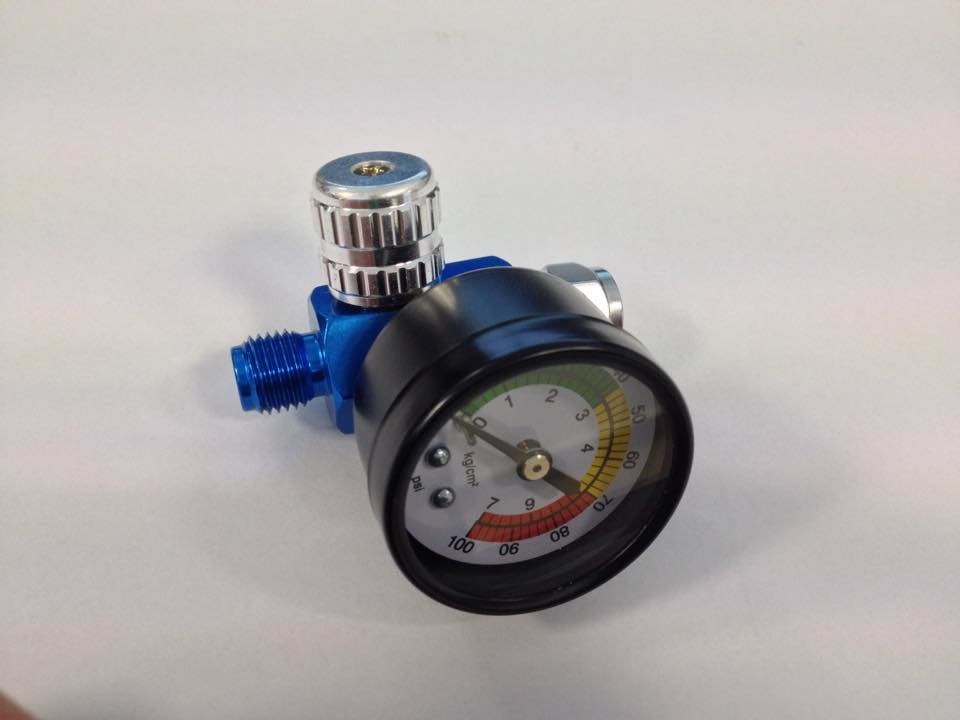 Redukční ventil 1/4" pod stříkací pistoli 0-7bar