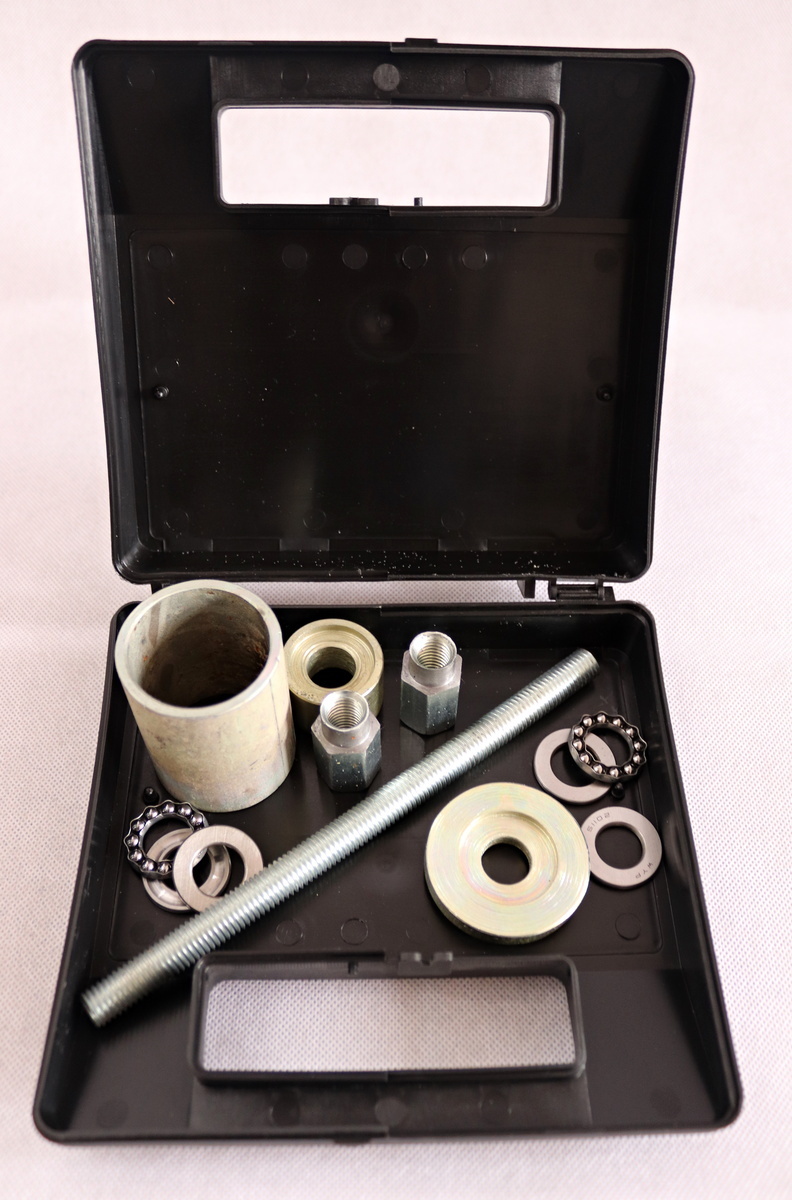 Stahovák předního silentbloku předního ramene Škoda Octavia I