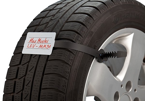 Visačky na kola se zdrhovací páskou